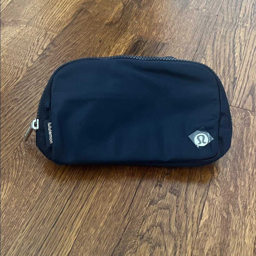 Lululemon navy Everywhere Belt Bag